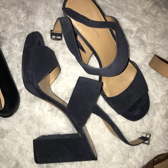Banana Republic Shoes - Banana Republic platform heels